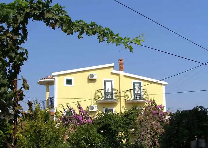 One-bedroom In I